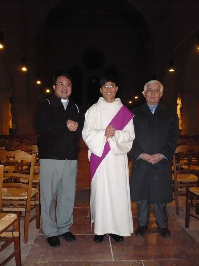 16 décembre 2007. A Dijon, ordination diaconale de Joseph Tuyen